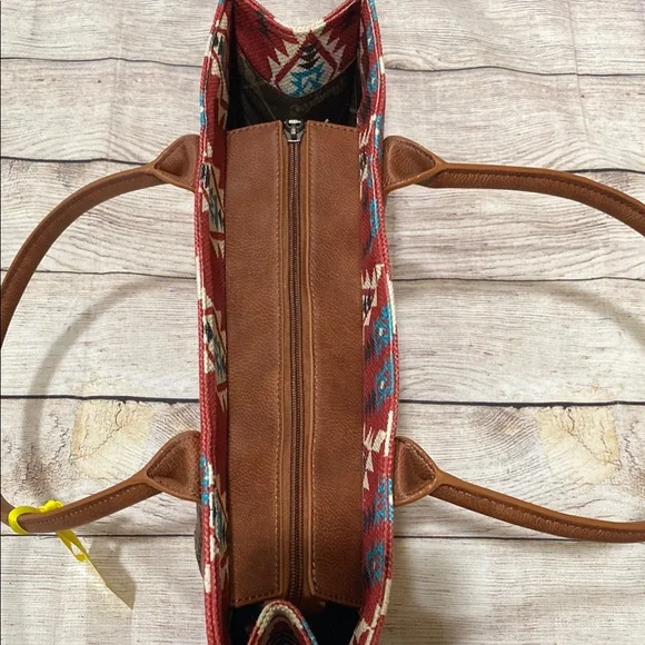 Wrangler Red and Brown Tote with Geometric Design - Picture 2 of 3
